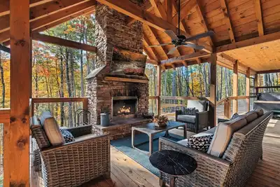 Image de Luxe Swimming Pool cabin * Sleeps 12 * Theater * Game Room* Firepit