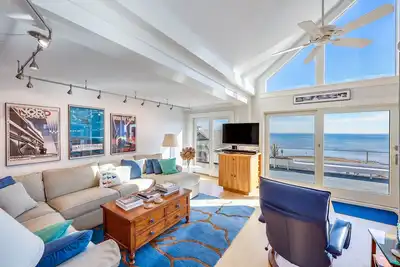 Image de Waterfront Condo ~ Spectacular Views!