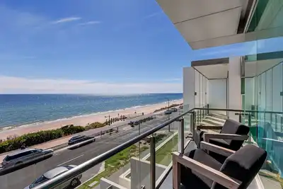 Image de Henley Beachfront Luxury Home With Private Pool, Spa And Sauna!