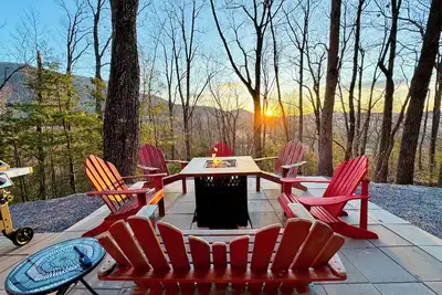 Image de Mountain Cabin, Hot tub, 3 king Beds, Game Room