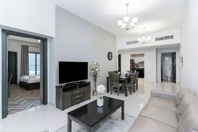 Image de Large Group and Family Stay I Canal view