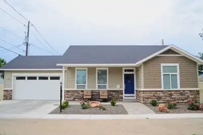 Image de Beautiful & clean 2 Bed\/2 bath home in downtown Meridian!