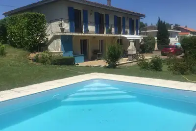 Image de Inviting 2-Bed Apartment with pool in Saint-Romain