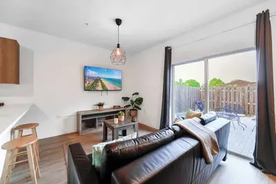 Image de Modern Townhouse | Free Parking & Comfort