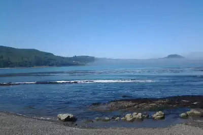 Image de Cozy Single Family Residence that sits on the straights of Juan De Fuca!