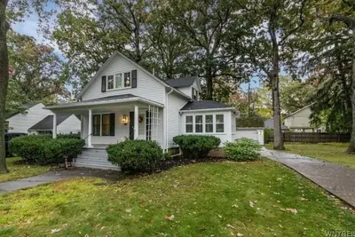 Image de Historic home in the Village of Lewiston - short walk to dining, concerts, river