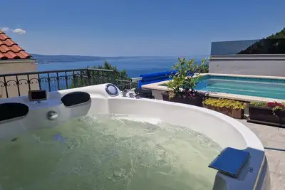 Image de Villa with pool and beautiful sea views