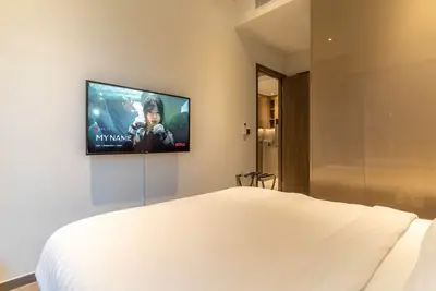 Image de The Rixx Skyline Apartment on 21st floor- Netflix, D1, pool, gym, sauna, jacuzzi