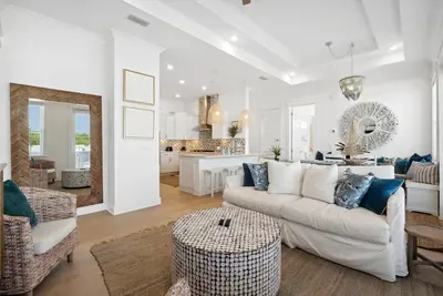 Image de Prominence 30a Emerald Waves- Golf Cart & 4 Bikes Incl, Pools, Free Golf, Slps 6