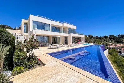Image de Villa de luxe avec piscine à débordement, vue sur la mer, vue sur les montagnes, Wi-Fi
