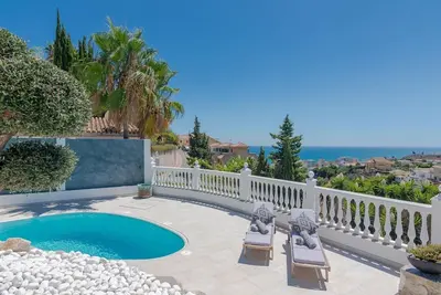 Image de Maison de vacances 'Casa Colina' avec piscine privée, Wi-Fi et climatisation.
