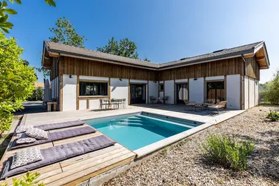 Image de Villa La Grange avec piscine chauffée et climatisation
