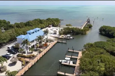2 bedroom ocean view condo sleeps 6 in Tavernier Florida just past key largo! !