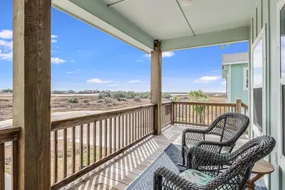 Image de Gorgeous 3/2 home with amazing waterviews! Veteran Owned Business