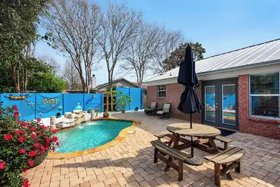 Image de 🏖️Private Pool-Pet Friendly-Tiki Bar-3br Village Oasis