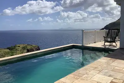 Image de Modern Luxury Private Villa w Pool and Ocean Views. Walk to Beach. Sleeps 6.
