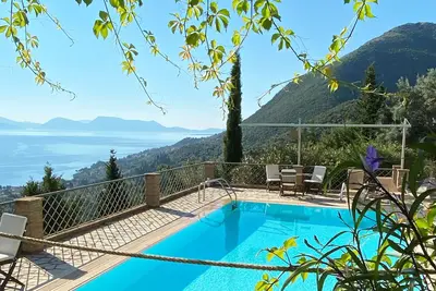 Image de 2 bedr/3 bath stone Villa/private pool/breathtaking sea views/ 6mins from beach!