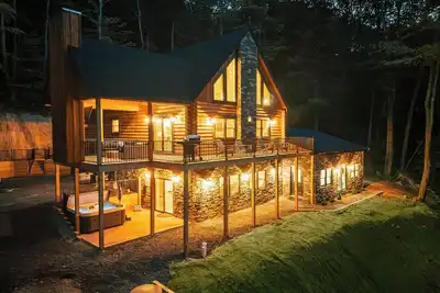 Image de Brand New Build! Five Master Suites~Bunk Room~Indoor Pool, Game Room & Hot Tub!