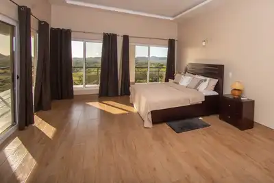 Beautiful ocen view property with pool and jacuzzy