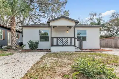 519- 2 Bedroom 2 Baths in Dunedin
