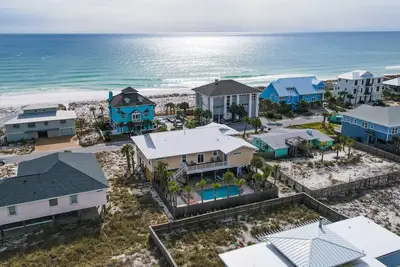 Image de Beach Blonde Vacation Rental - 30 seconds to the sand!