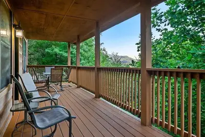 Image de Beautiful Cabin! Pools Are Open! Hot Tub! Pets!