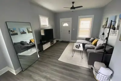 Image de Modern 3 Br Townhouse Downtown Indy