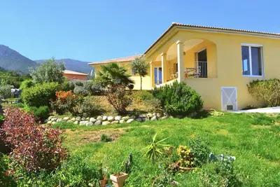 Image de Villa Roccu avec jardin vue mer et montagne