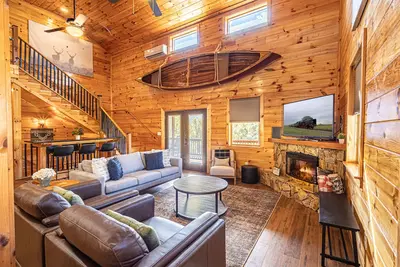 Image de *Amazing 5br 5. 5ba* Theater/Hot Tub/Game Room/Mtn Views