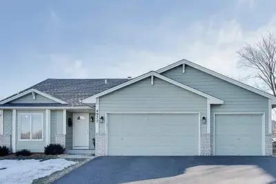Image de Comfortable home near biking and walking trails