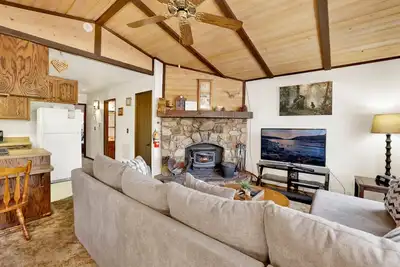 Image de Bearadise Cottage Big Bear- Hot Tub- Foosball- Central