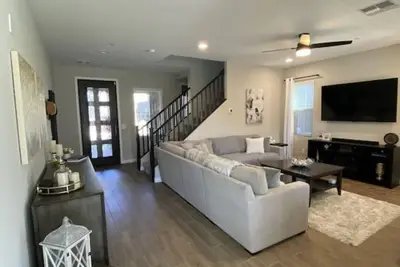 Image de Tranquil Oasis: Elegant & New