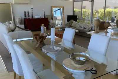 Image de Unique House on the Marina