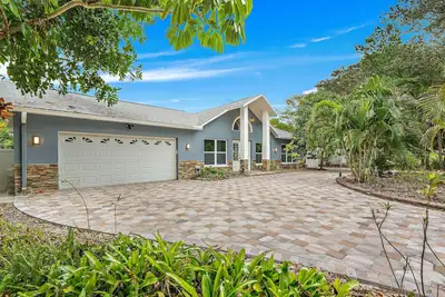 Image de Sunny Retreat w/ screened Pool, near Madeira Beach