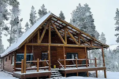Image de Mountain cabin with trail access and optional heated shop