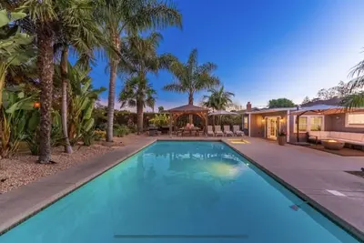Image de Private home minutes from the beach