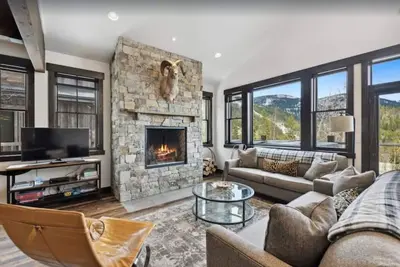 Image de Barndance 103 B Wood Run Ct  · Barndance on Whitefish Mountain! 5bd 4ba Sleep 17!