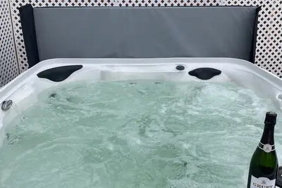 Image de Three House Gated Compound for Up to 26 Persons!