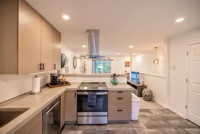 Image de Hot Auke Bay View Condo - walk to everything in minutes!