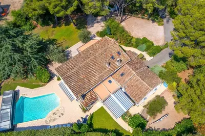 Image de Villa avec piscine privée au calme à proximité de la ville & de la plage