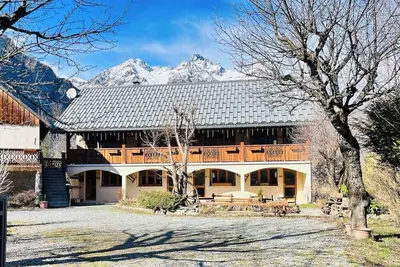 Image de Fabulous House For Cycle & Ski holidays, - 5 mins from Bourg d'Oisans, 16 guests