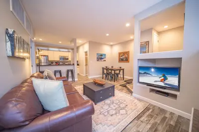 Image de Quiet & Cozy, Shuttle to Slopes!