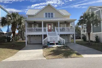 Image de Sunny Side Up - Beautiful Oki beach home on cul-de-sac. Short walk to beach.