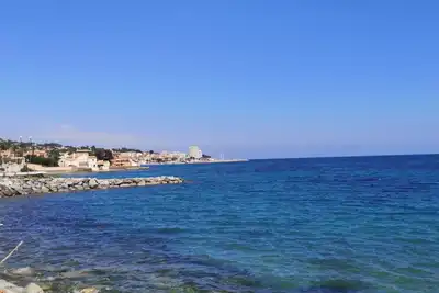 Image de Appartement plein centre-ville à 50m de la plage