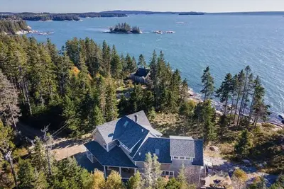 Image de Stunning private oceanfront home