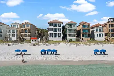 Image de Tuscany - Gulf-Front, Heated Private Pool, Game Room, Beach Service Included!