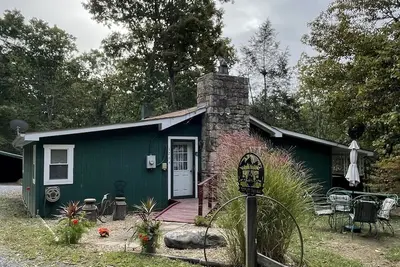 Image de 1959 Topley Retreat offers Serenity/Tranquility + Pets - Fenced Area/ Free Wifi