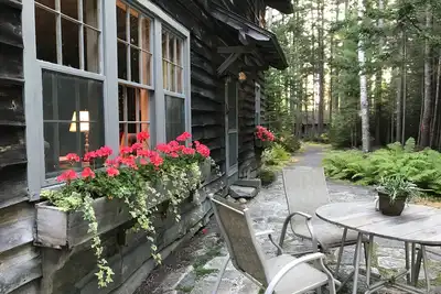 Image de Large house on 3 acres in woods, 5-minute walk to ocean, 5-minute walk to town