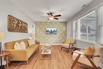Image de Coastal Vibes 5mins to Dt w/ King Bed + Ping Pong!