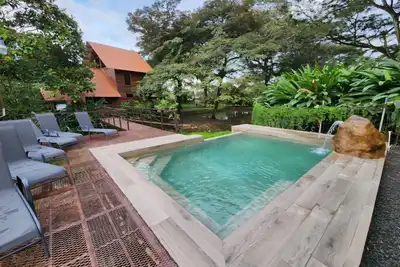 Image de Geodesic Dome 01, Jacuzzi with Hydromassage, 20 min from La Fortuna
